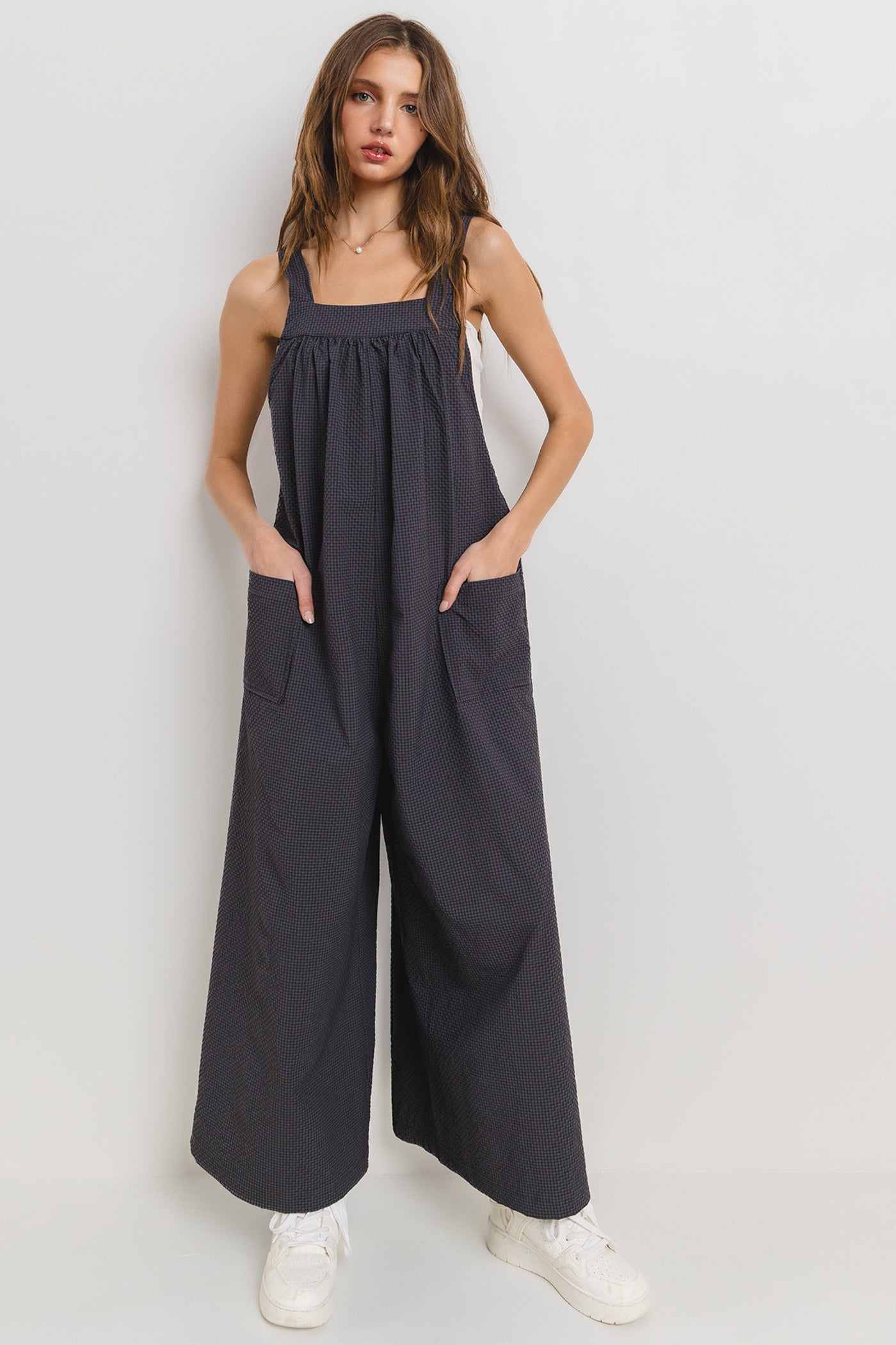 Wide-Leg Pocketed Jumpsuit – Effortless & Bold One-Piece