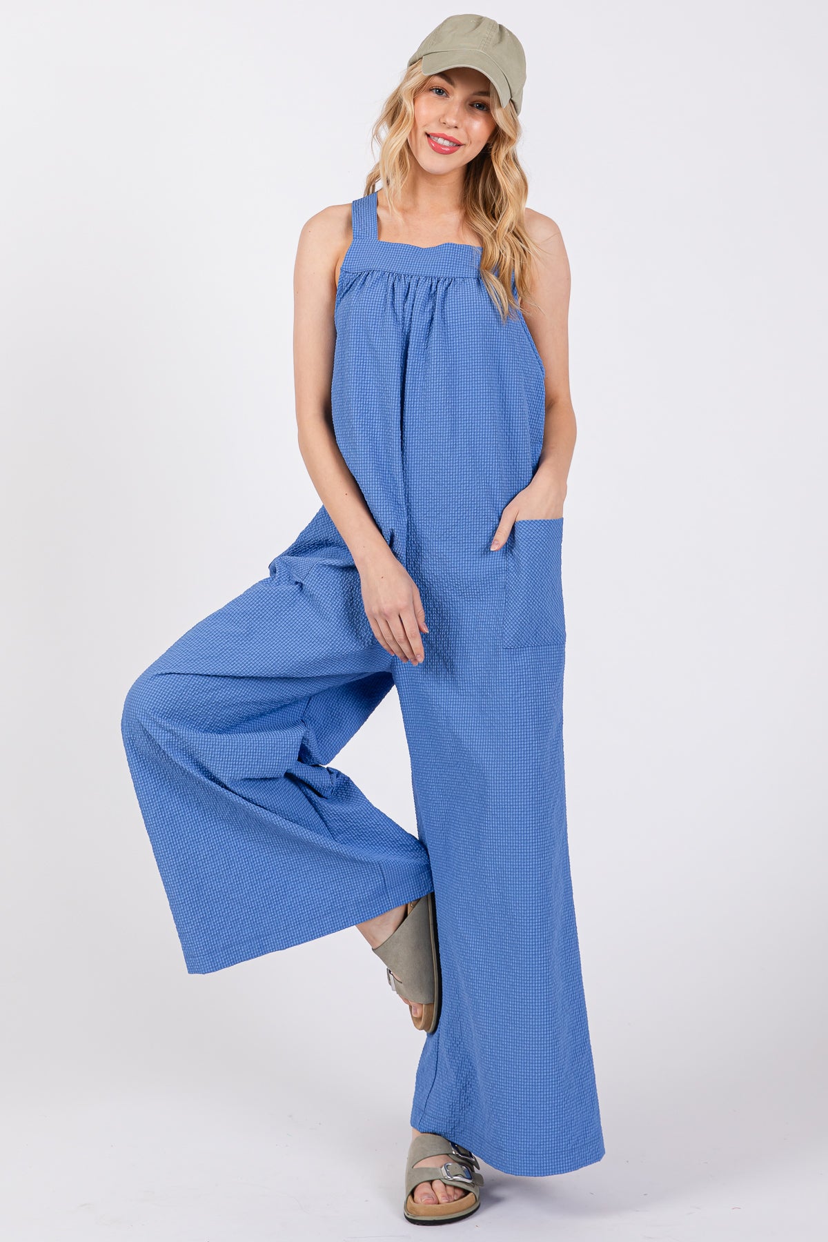 Wide-Leg Pocketed Jumpsuit – Effortless & Bold One-Piece