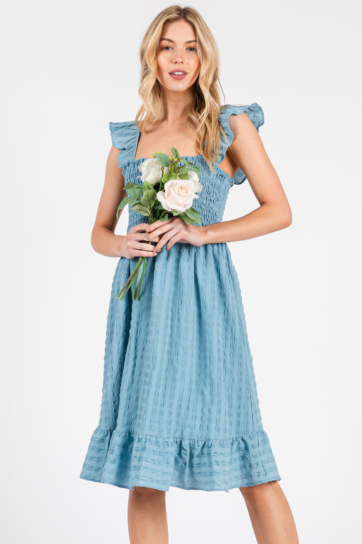 Kleid mit gesmokten Rüschenärmeln