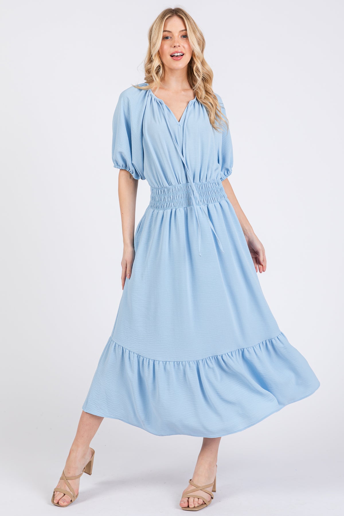 Midikleid mit gesmokter Taille und Puffärmeln