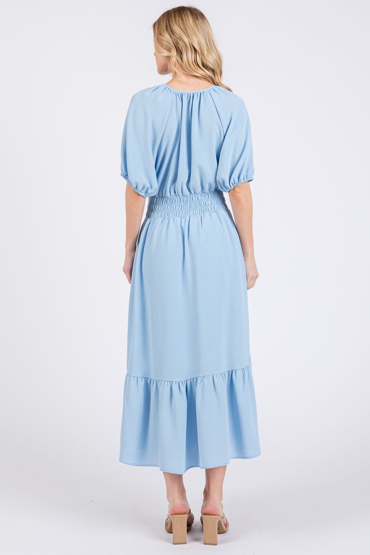Midikleid mit gesmokter Taille und Puffärmeln