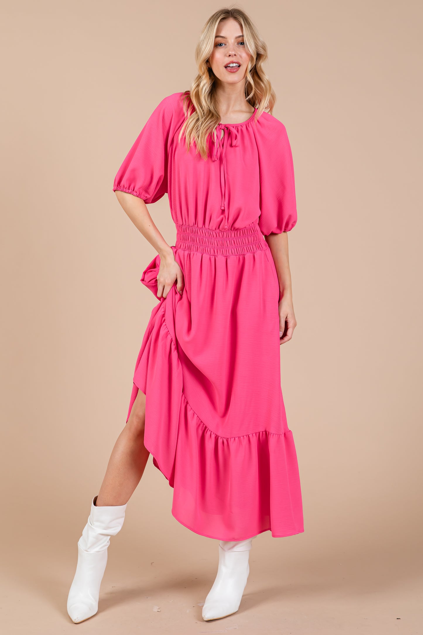 Midikleid mit gesmokter Taille und Puffärmeln
