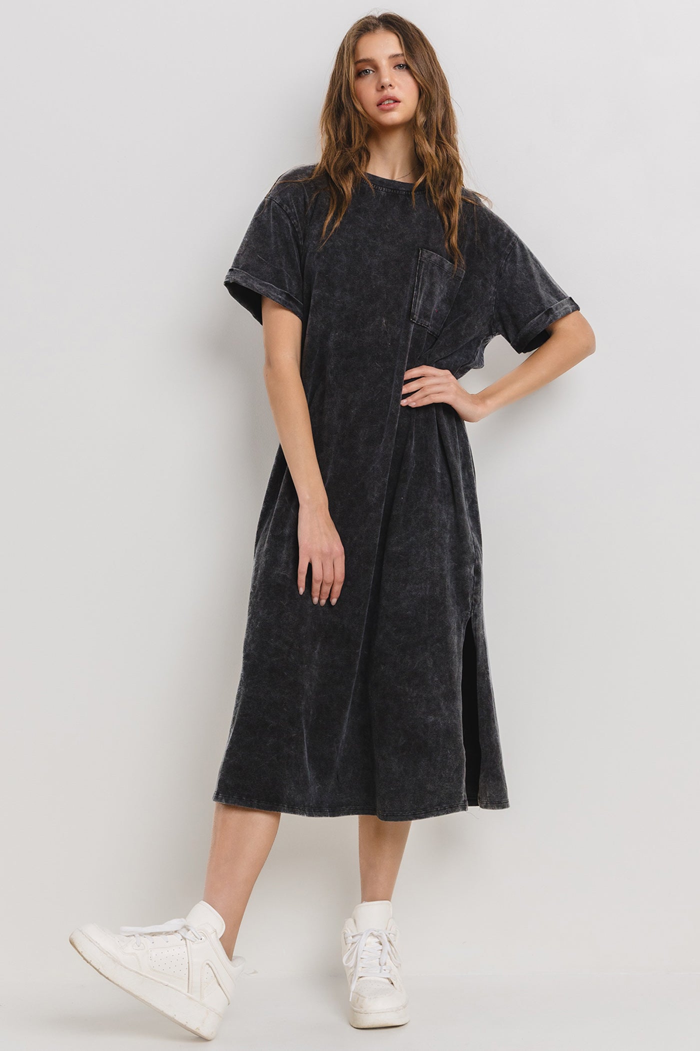 Mineralgewaschenes Midi-T-Shirt-Kleid mit Tasche