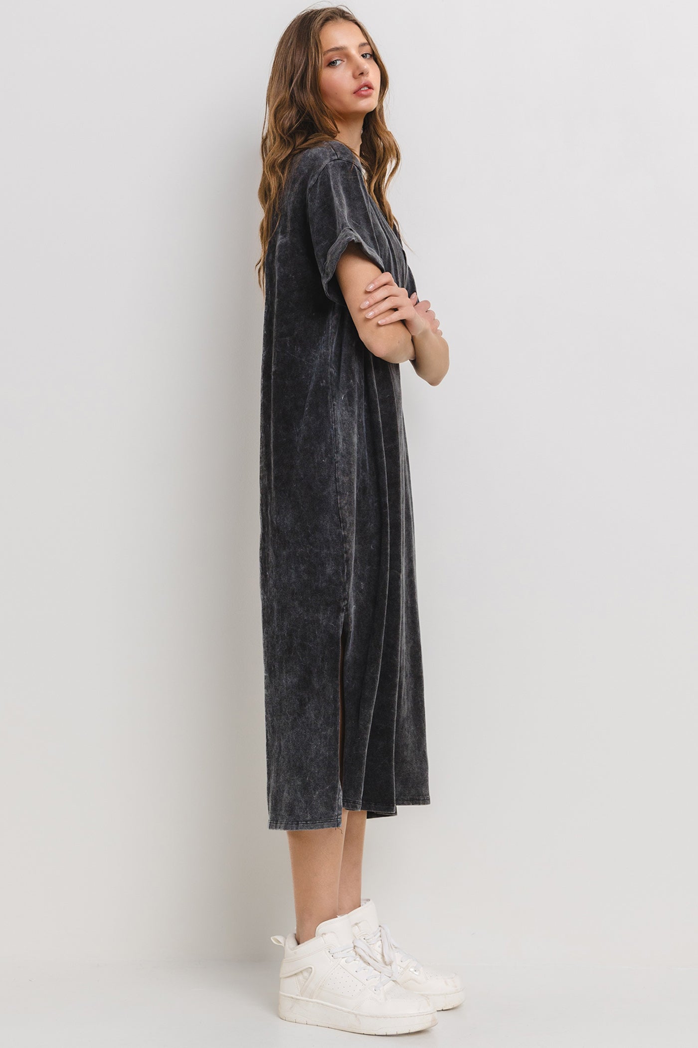 Mineralgewaschenes Midi-T-Shirt-Kleid mit Tasche
