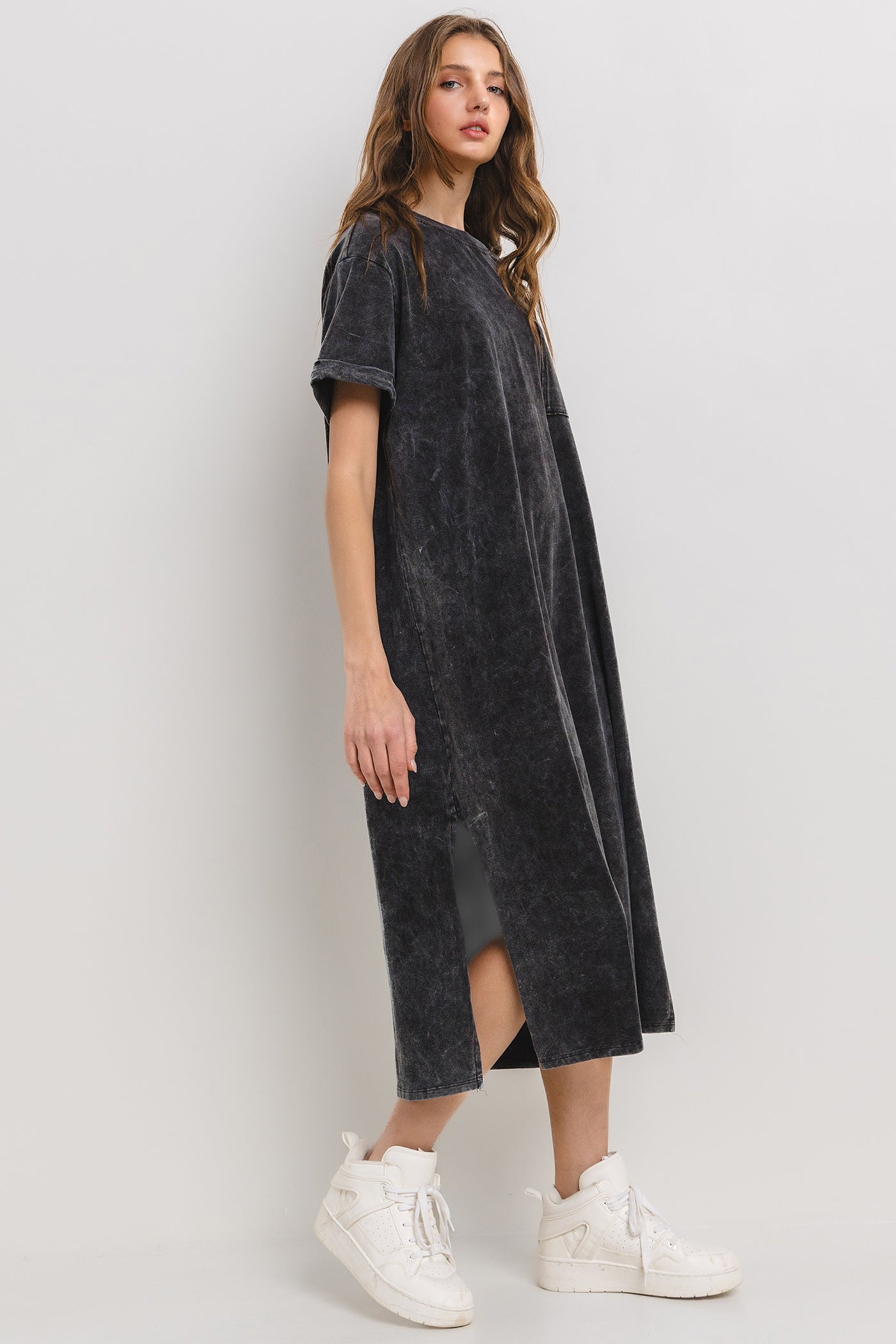 Mineralgewaschenes Midi-T-Shirt-Kleid mit Tasche
