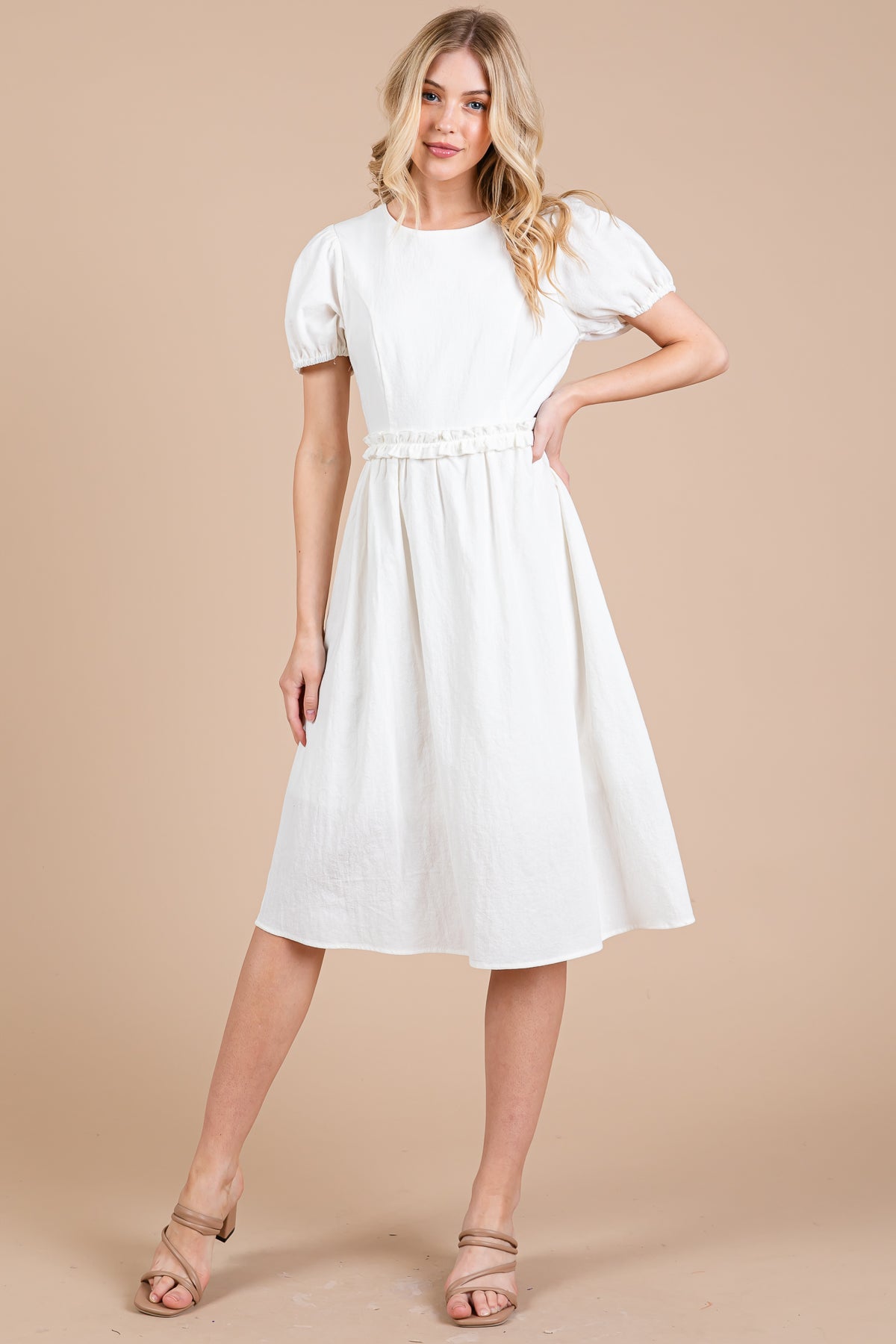 Midikleid mit Rüschentaille – gefüttert und elegant feminin