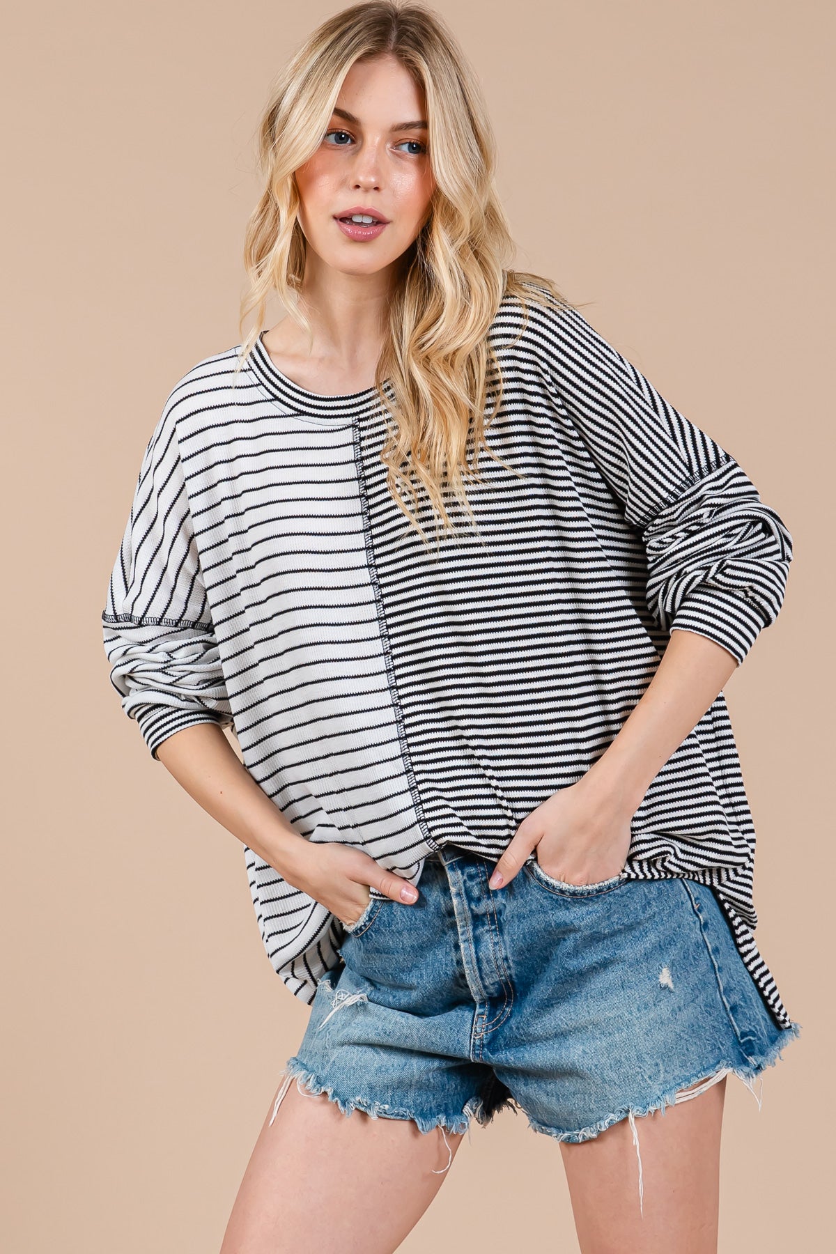 Weekend – Gestreiftes Oversize-Oberteil mit langen Ärmeln