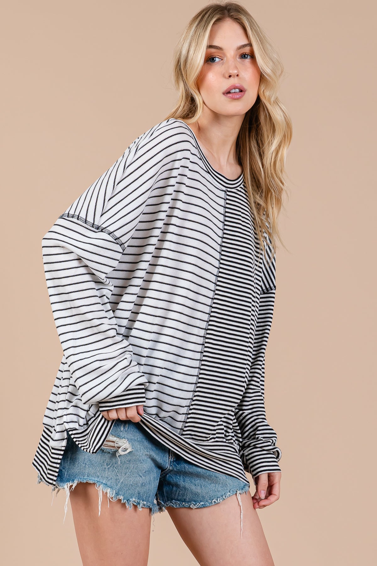 Weekend – Gestreiftes Oversize-Oberteil mit langen Ärmeln