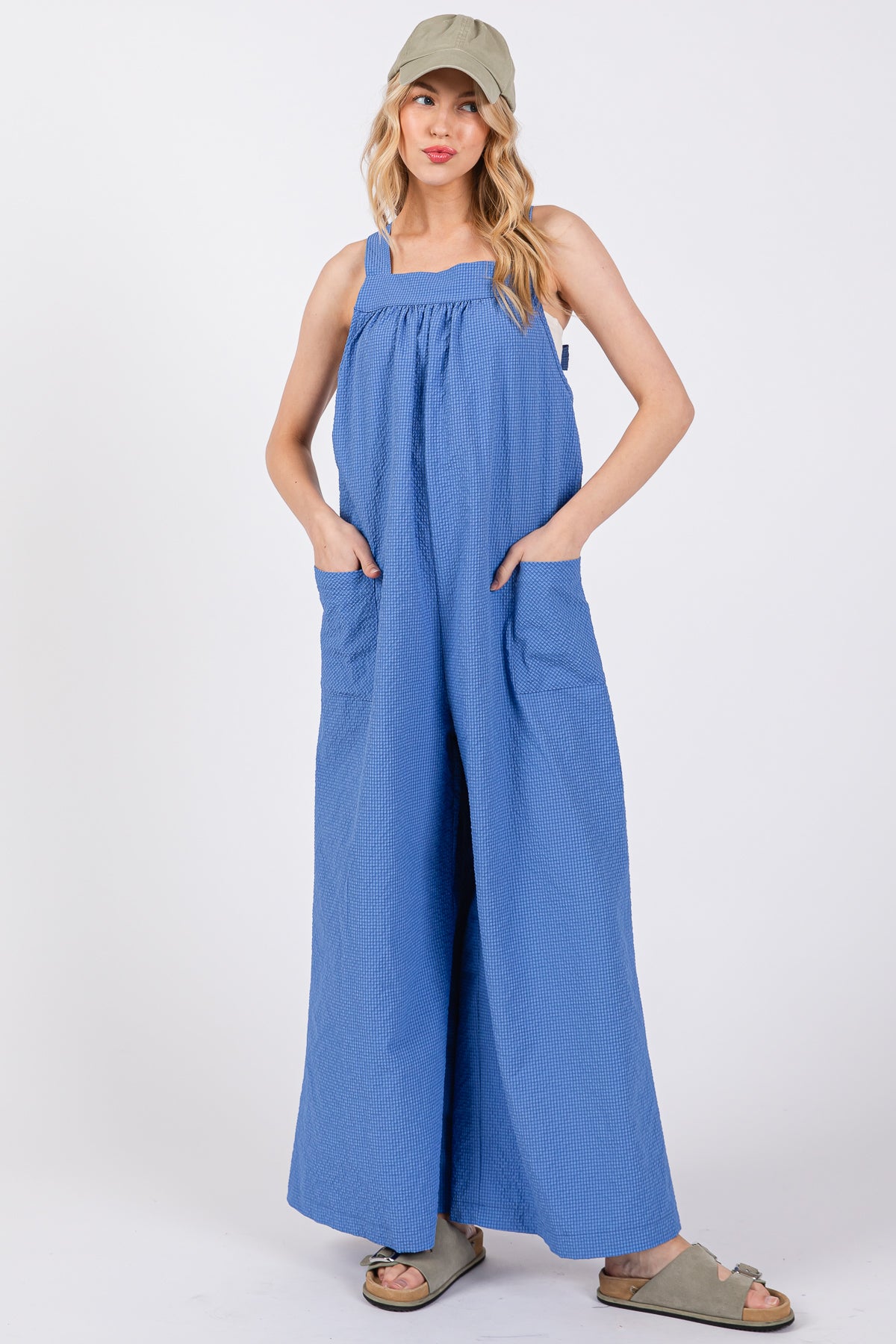 Wide-Leg Pocketed Jumpsuit – Effortless & Bold One-Piece