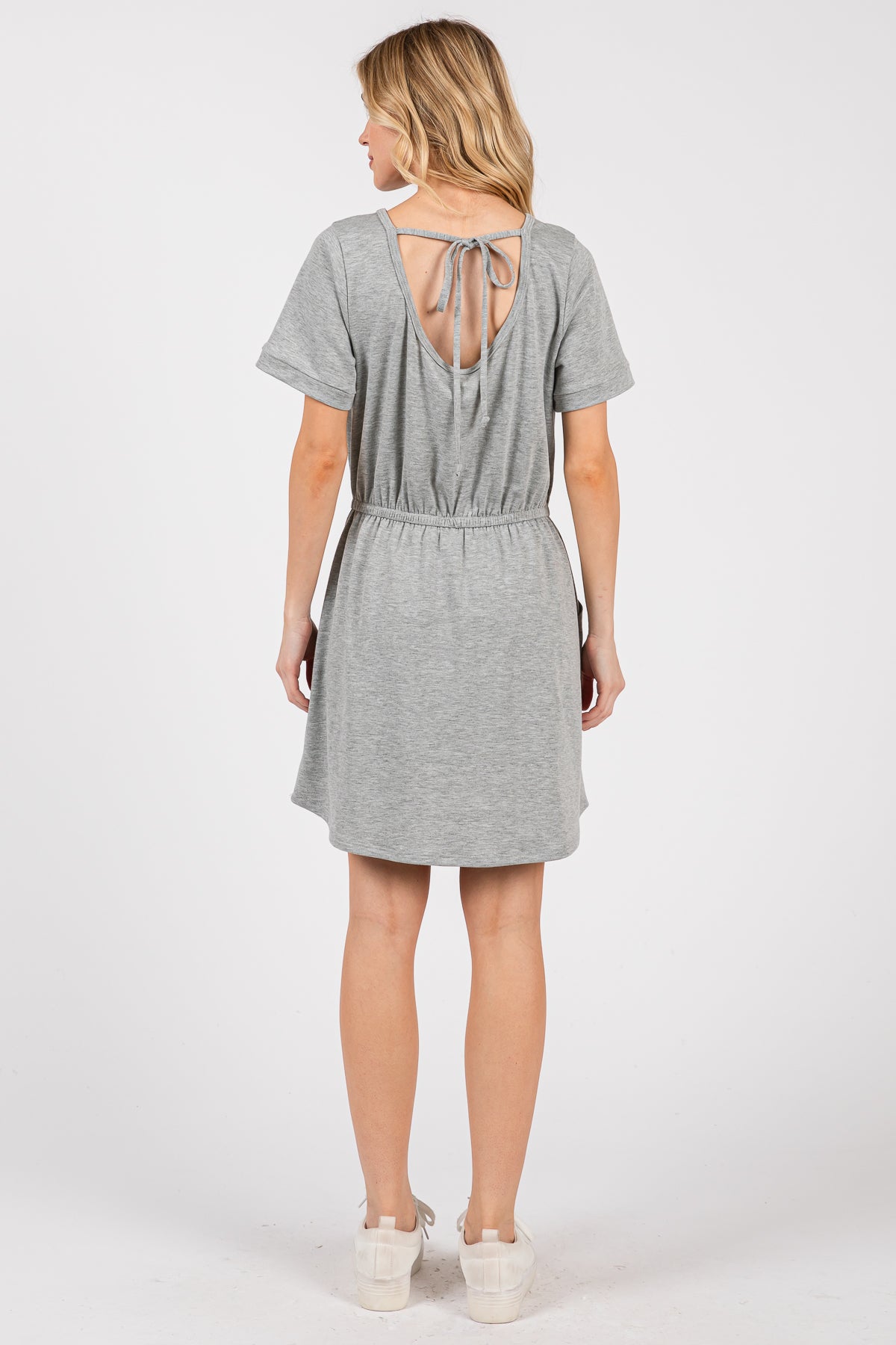 Robe t-shirt à cordon de serrage et short intégré – Coupe décontractée et confort élégant