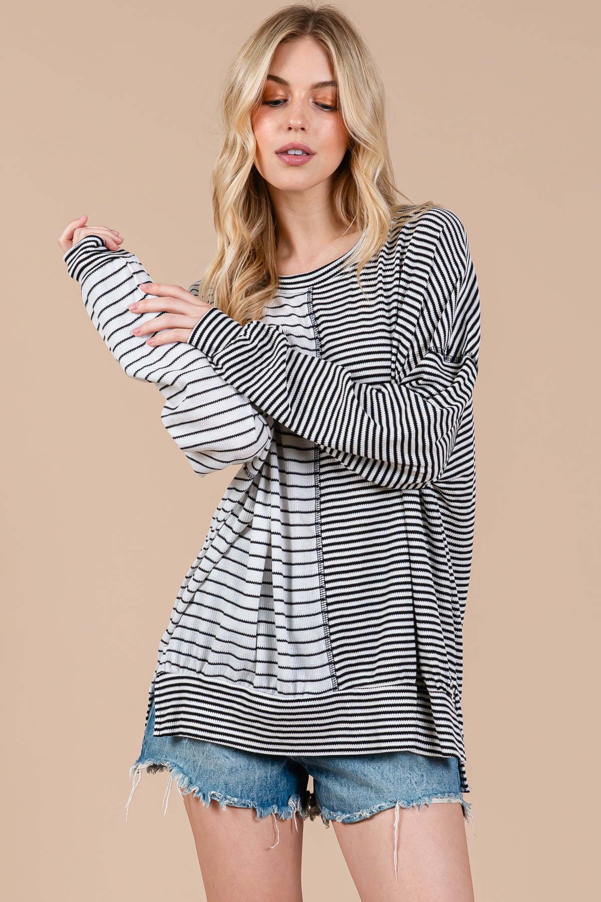 Weekend – Gestreiftes Oversize-Oberteil mit langen Ärmeln